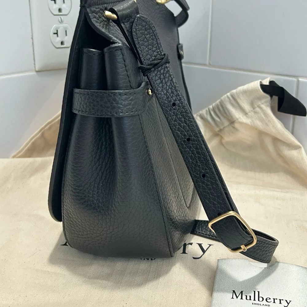 Mulberry Amberly Medium Satchel Black w/Gold Hardware EUC - Picture 5 of 15